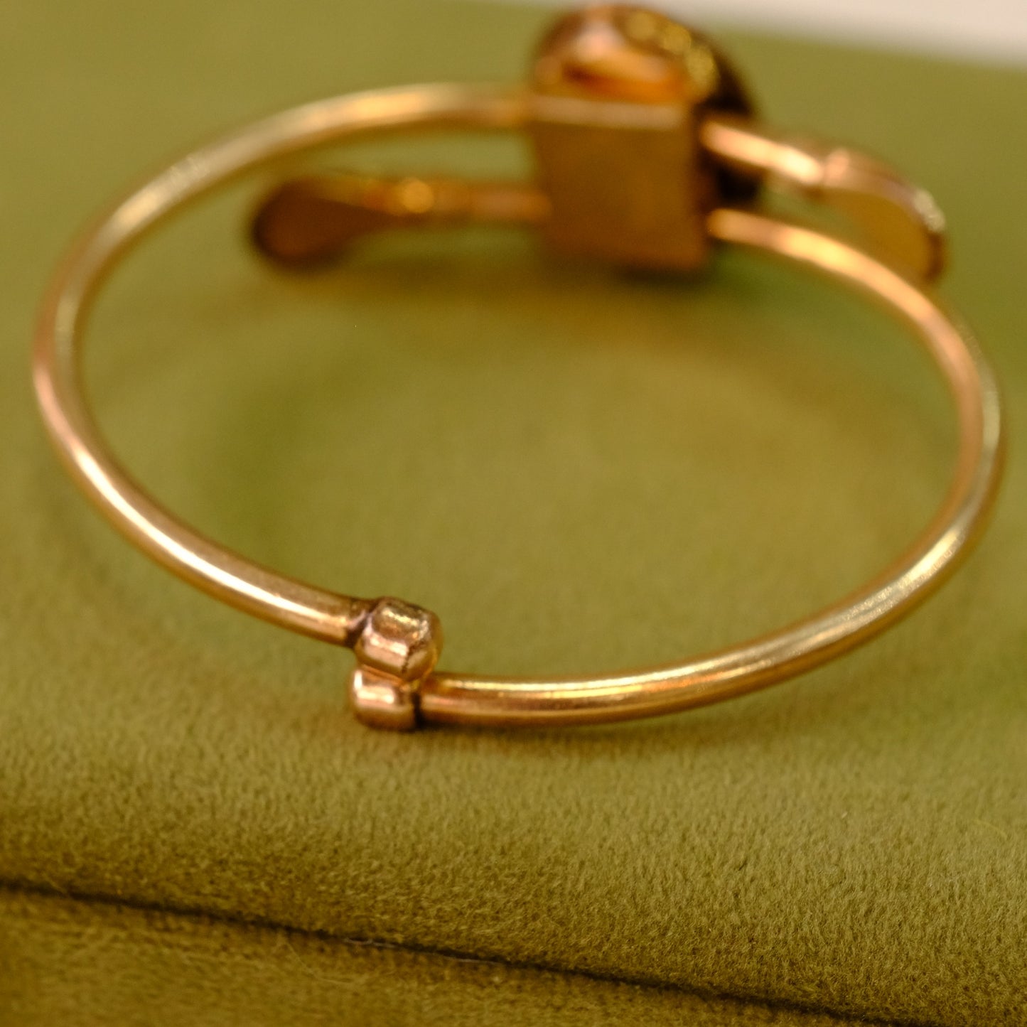 Victorian 12k gold filled bypass oval Clamper