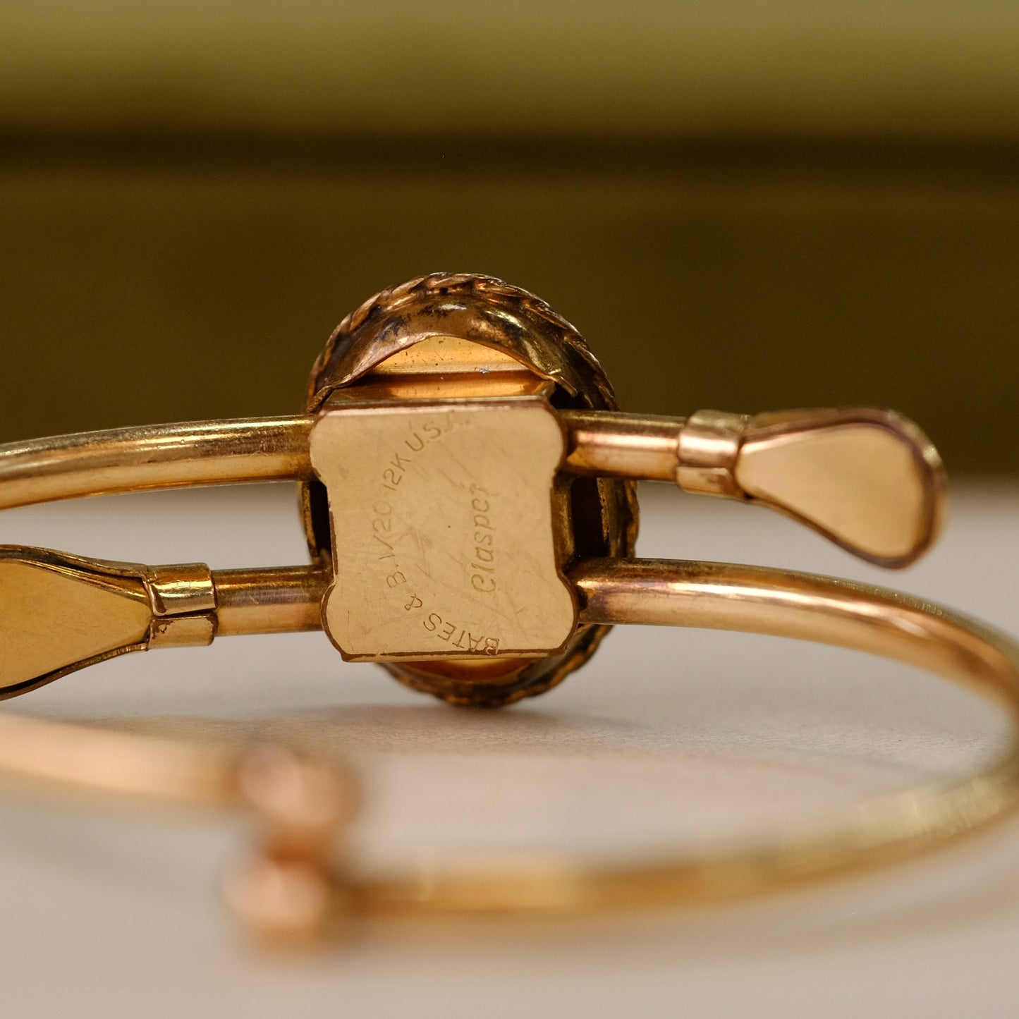 Victorian 12k gold filled bypass oval Clamper