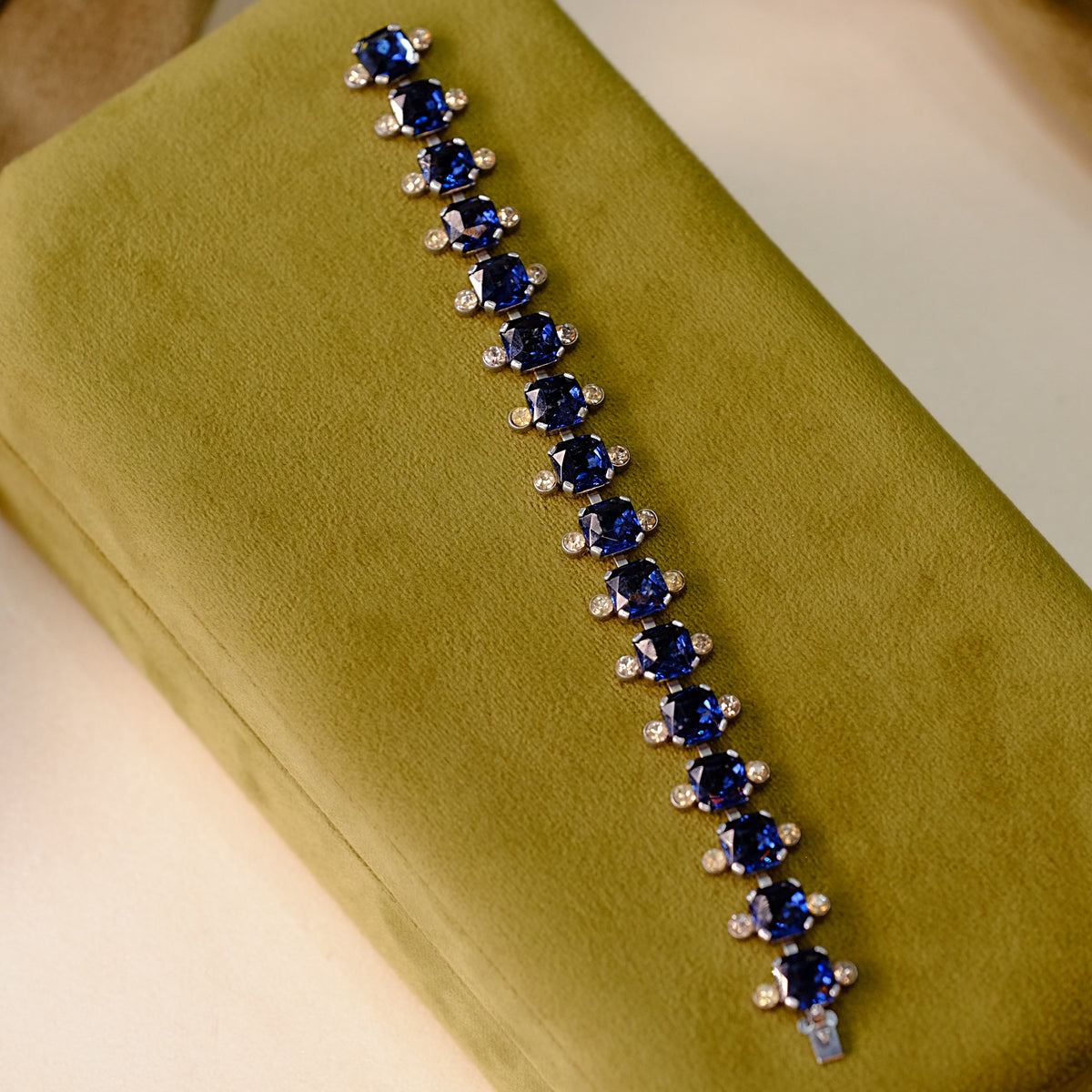 Vintage Czech Glass Bracelet 1930s
