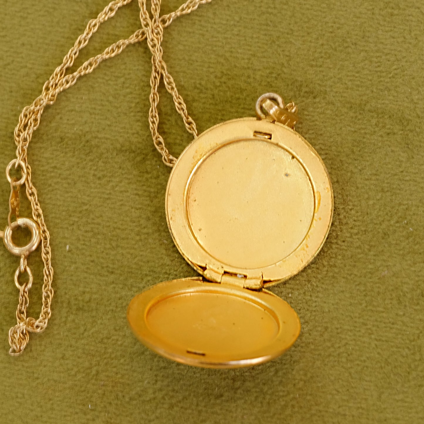 12k Gold Filled Round Locket Necklace