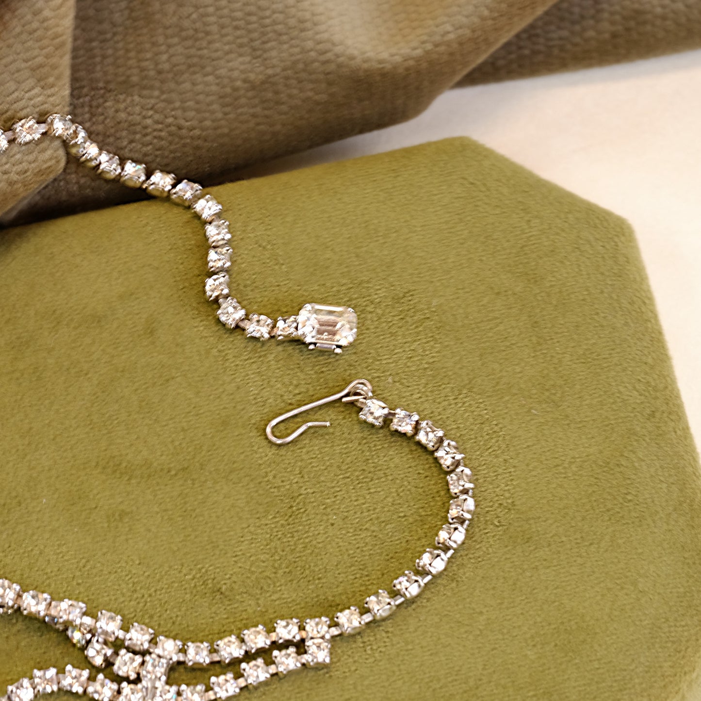 Vintage Statement Clear Wide Necklace 1950s
