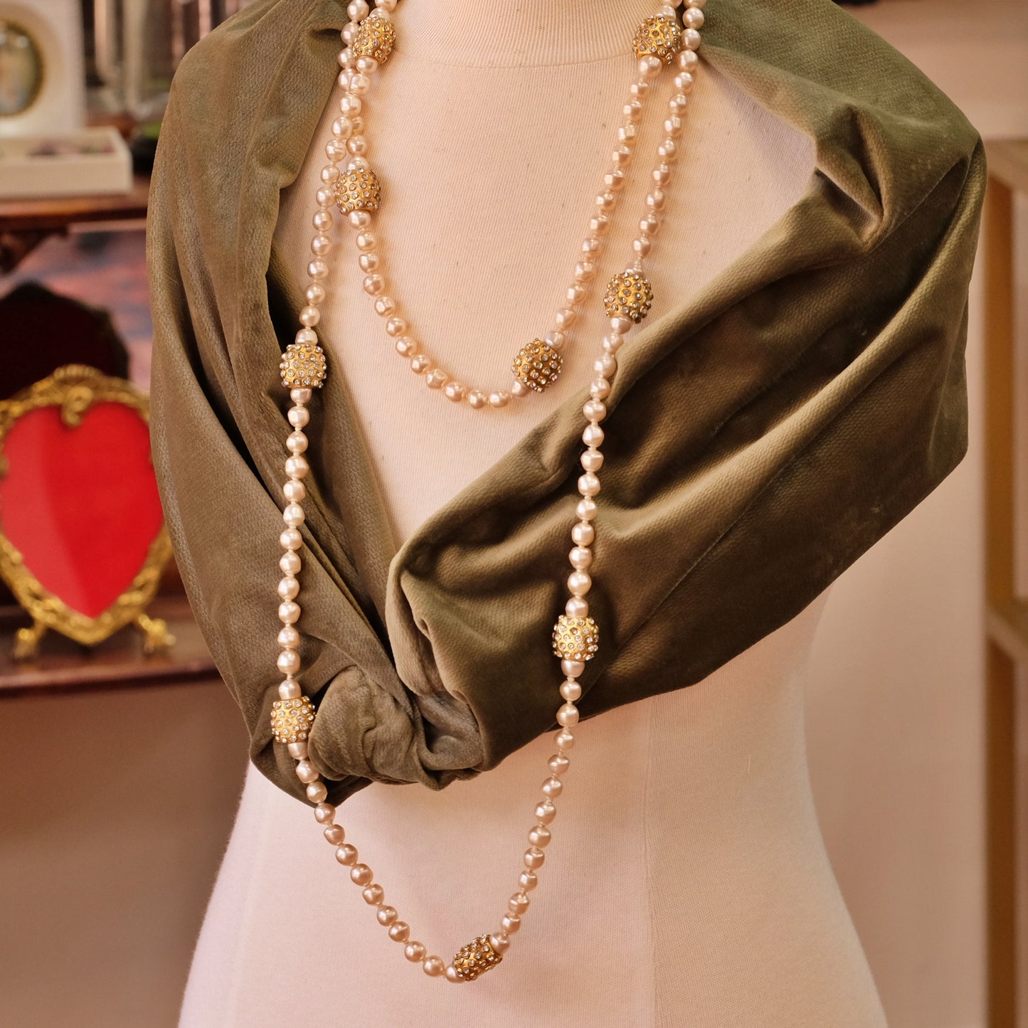 Vintage Chanel Long Sotuar Pearl Necklace 1980s