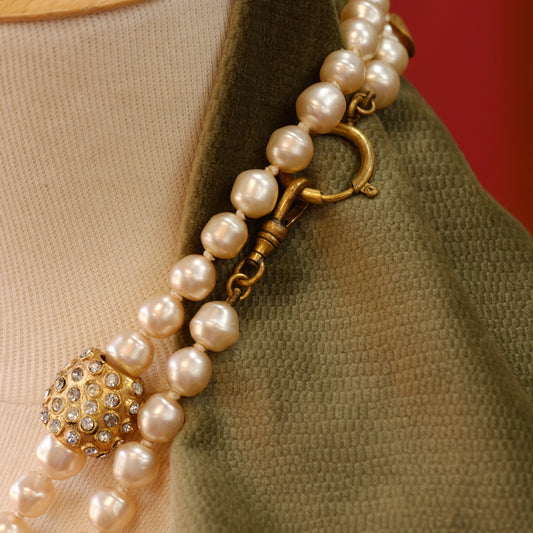 Vintage Chanel Long Sotuar Pearl necklace 1980s
