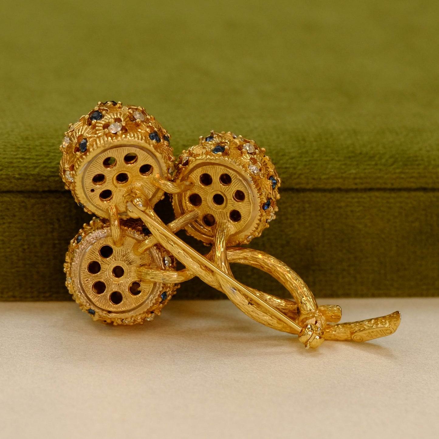 Vintage Ciner Flower Brooch 1980s