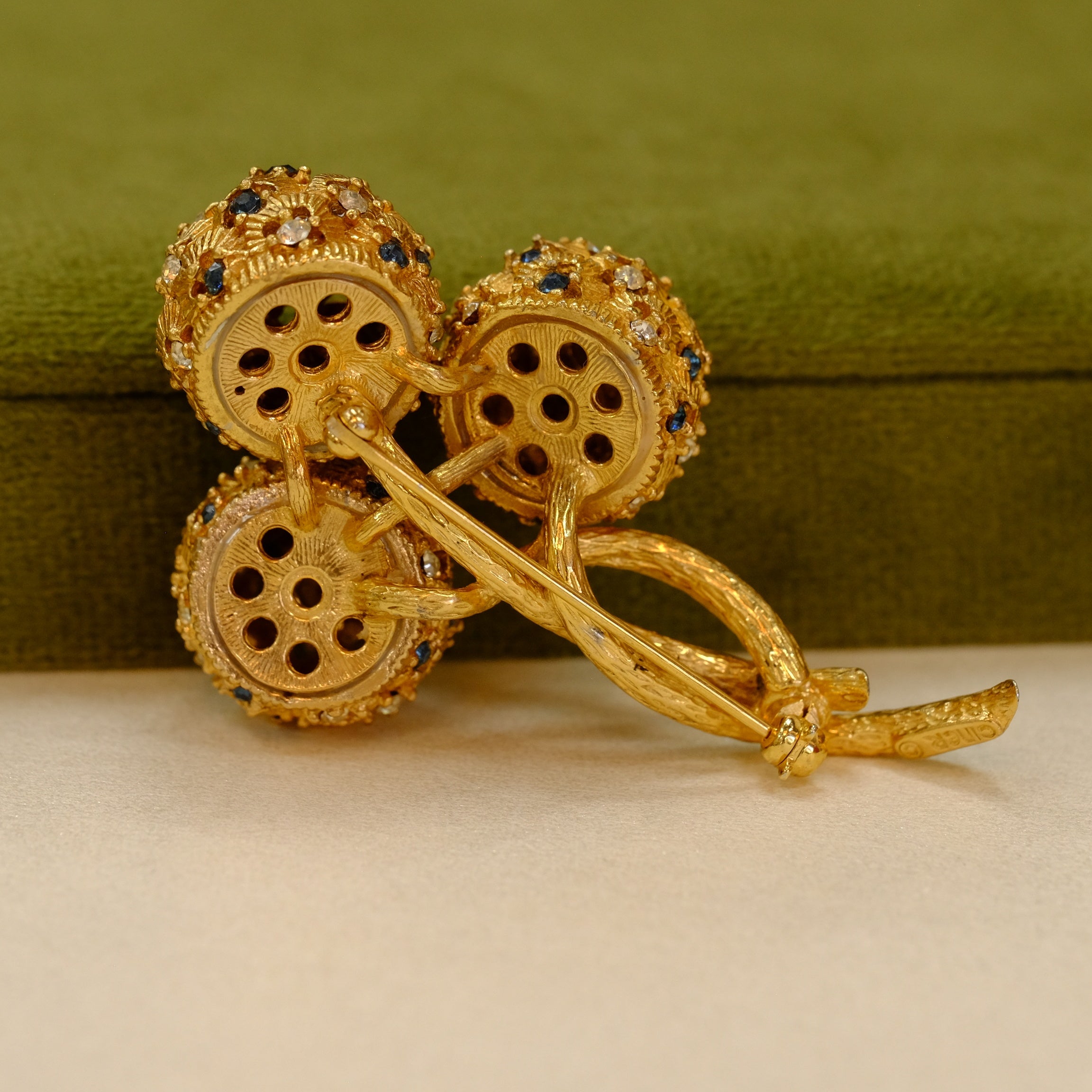 CINER サイナー　ヴィンテージブローチ Vintage Ciner Flower Brooch 1980s – Antiques by Anna