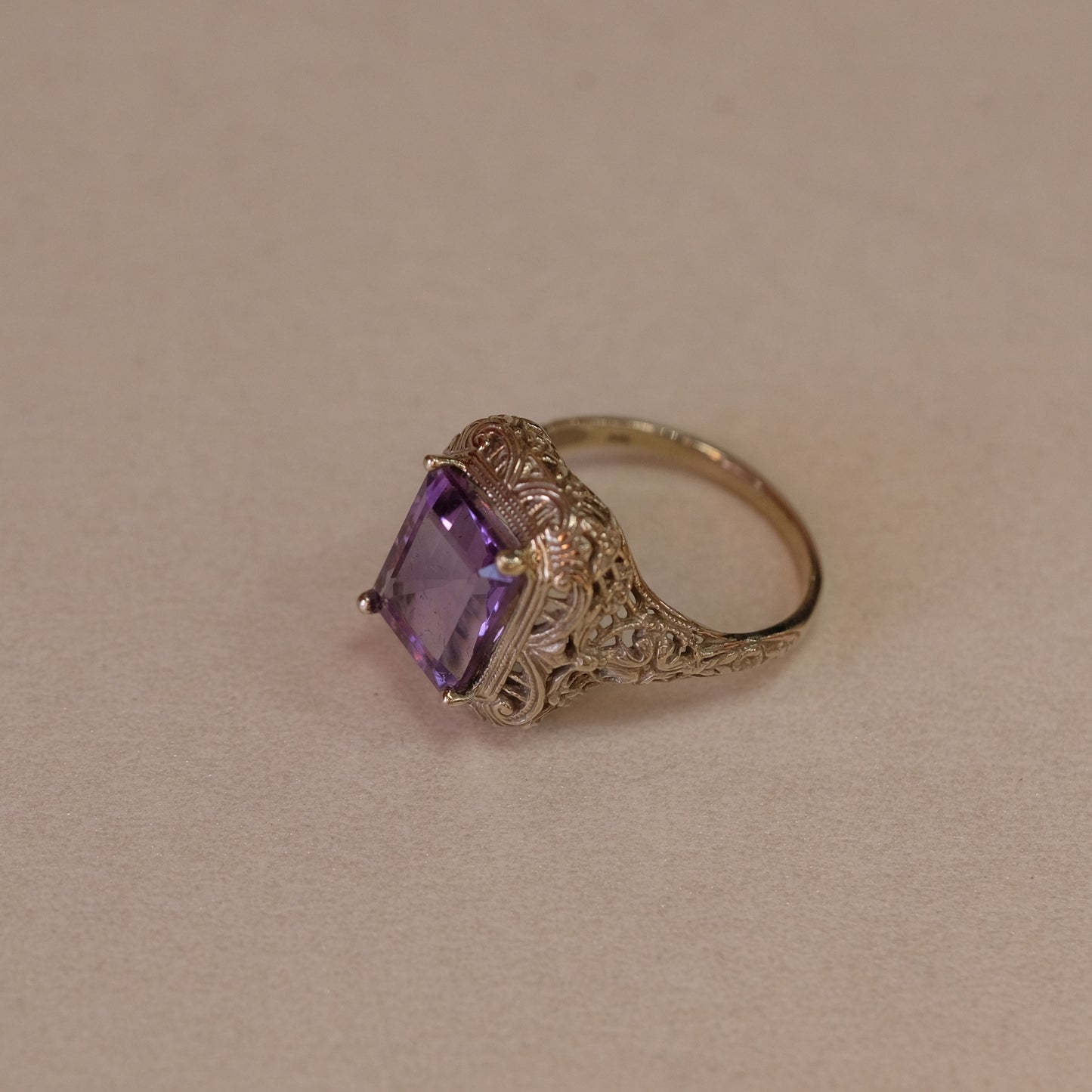 14k White Gold Amethyst Filigree Ring