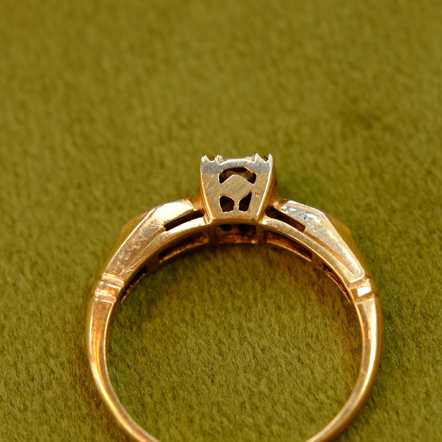14K Yellow Gold Diamond Ring 1940s