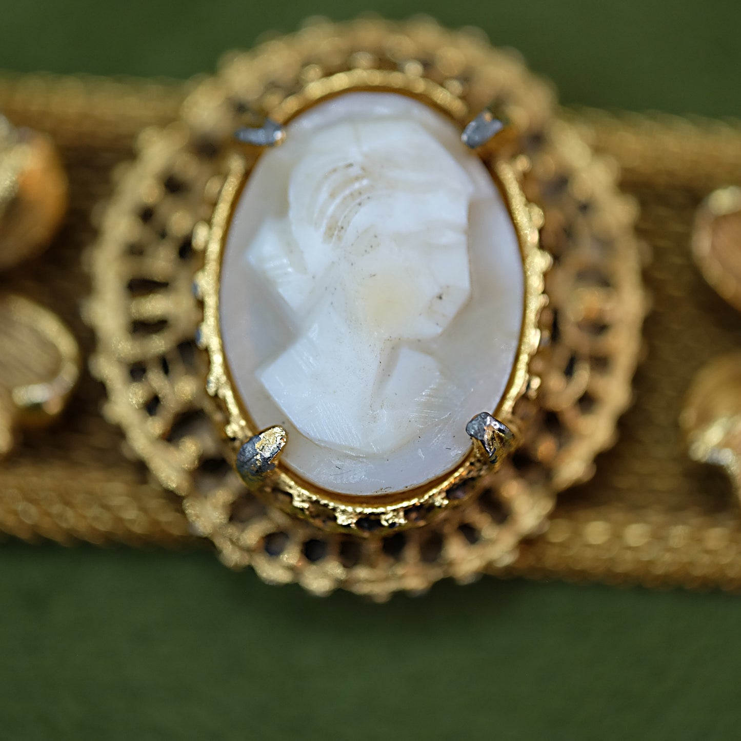 Florenza Cameo Revival Mesh Bracelet