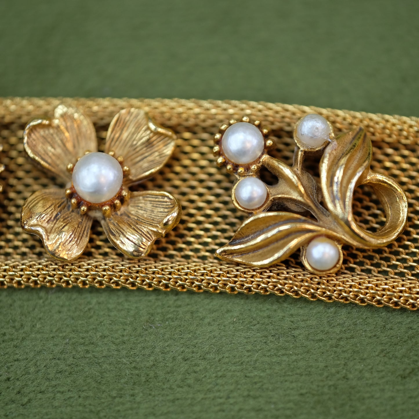Florenza Cameo Revival Mesh Bracelet