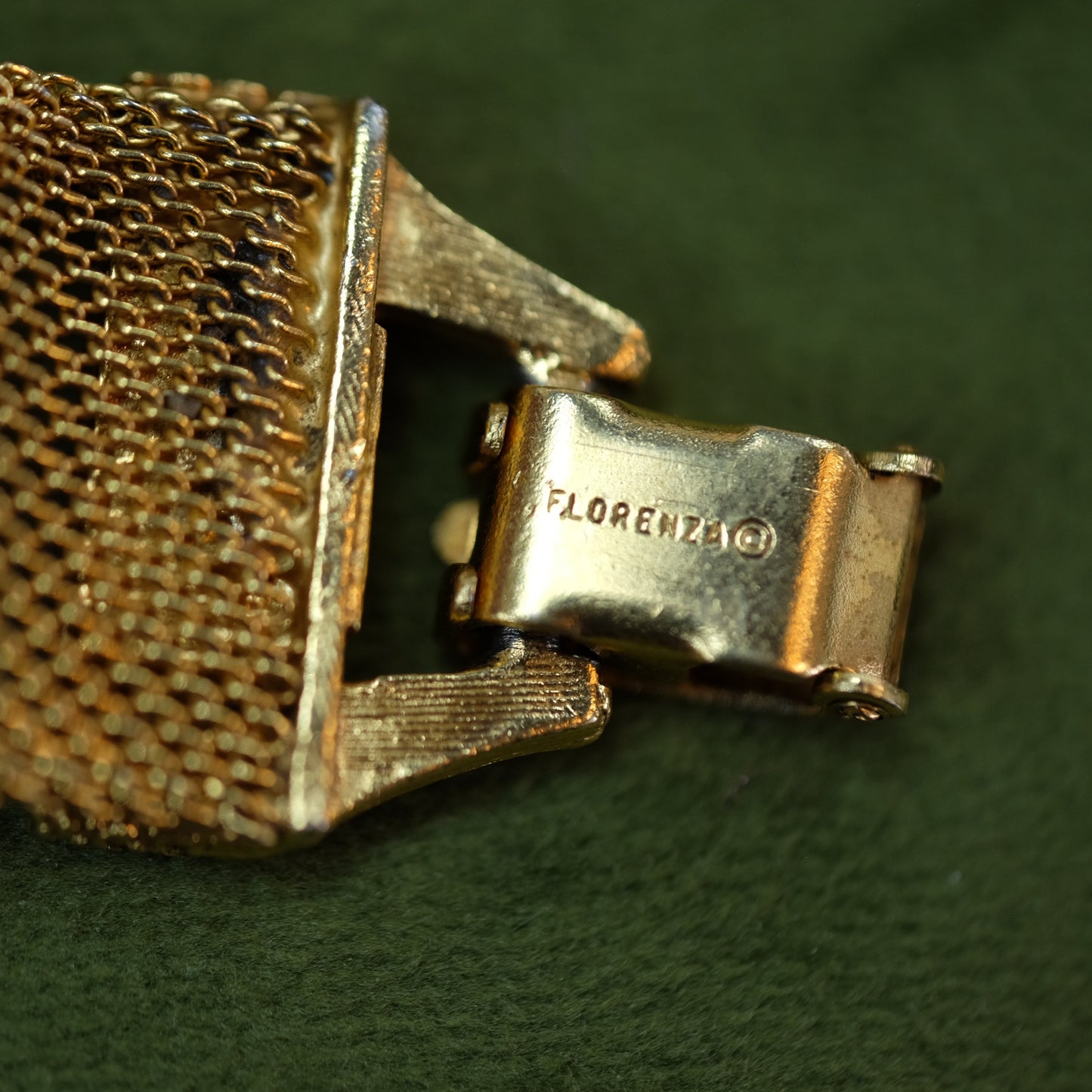 Florenza Cameo Revival Mesh Bracelet