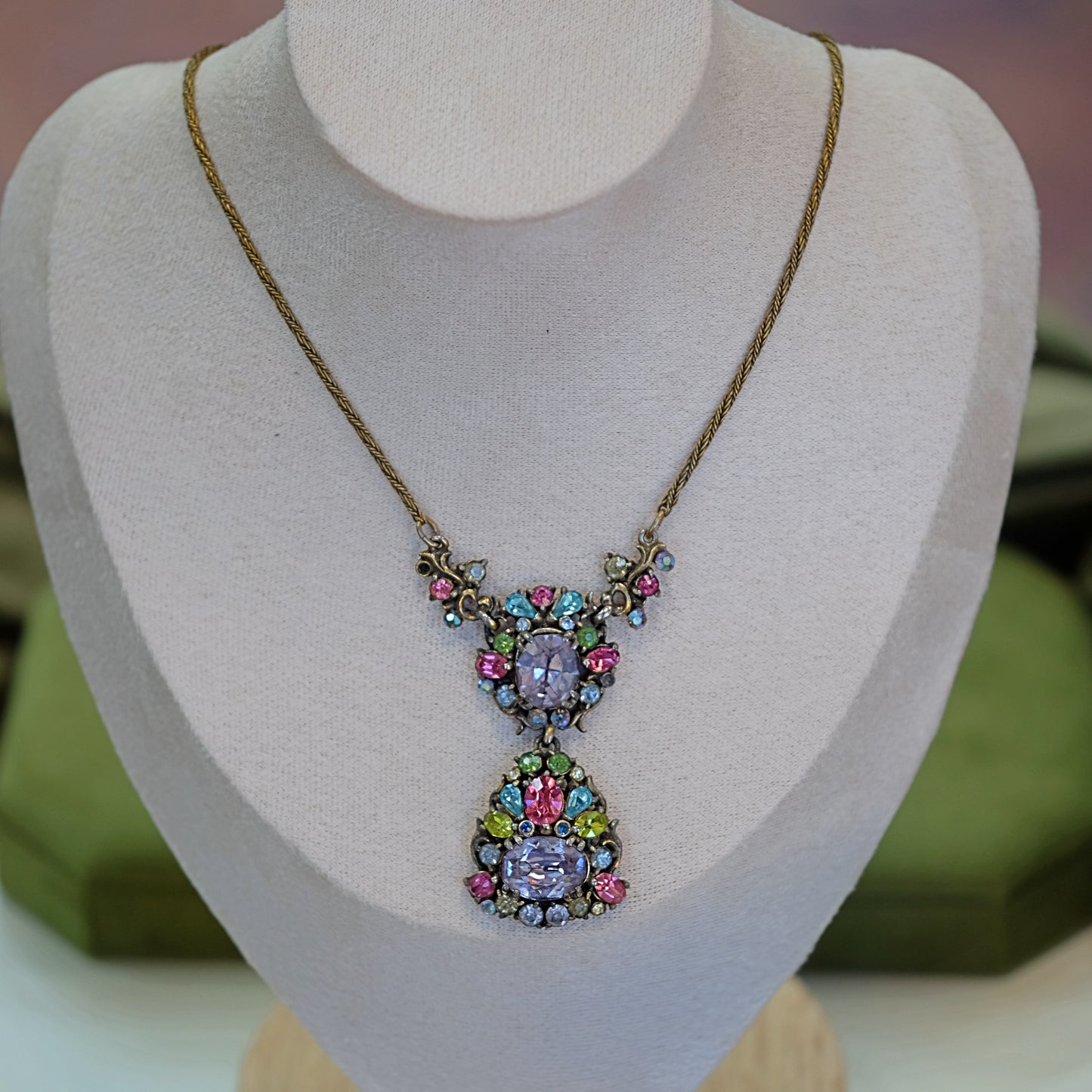 1950 Hollycraft Pendant Necklace