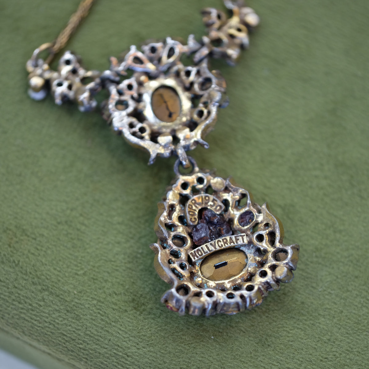 1950 Hollycraft Pendant Necklace