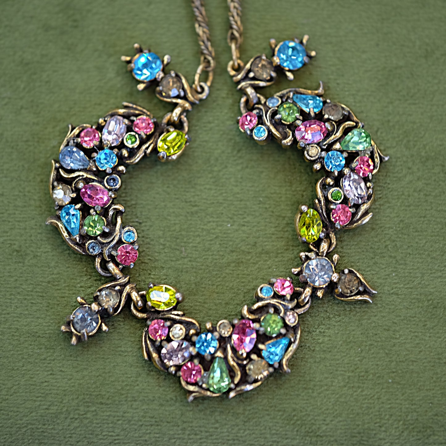 1950 Hollycraft Pastel Necklace