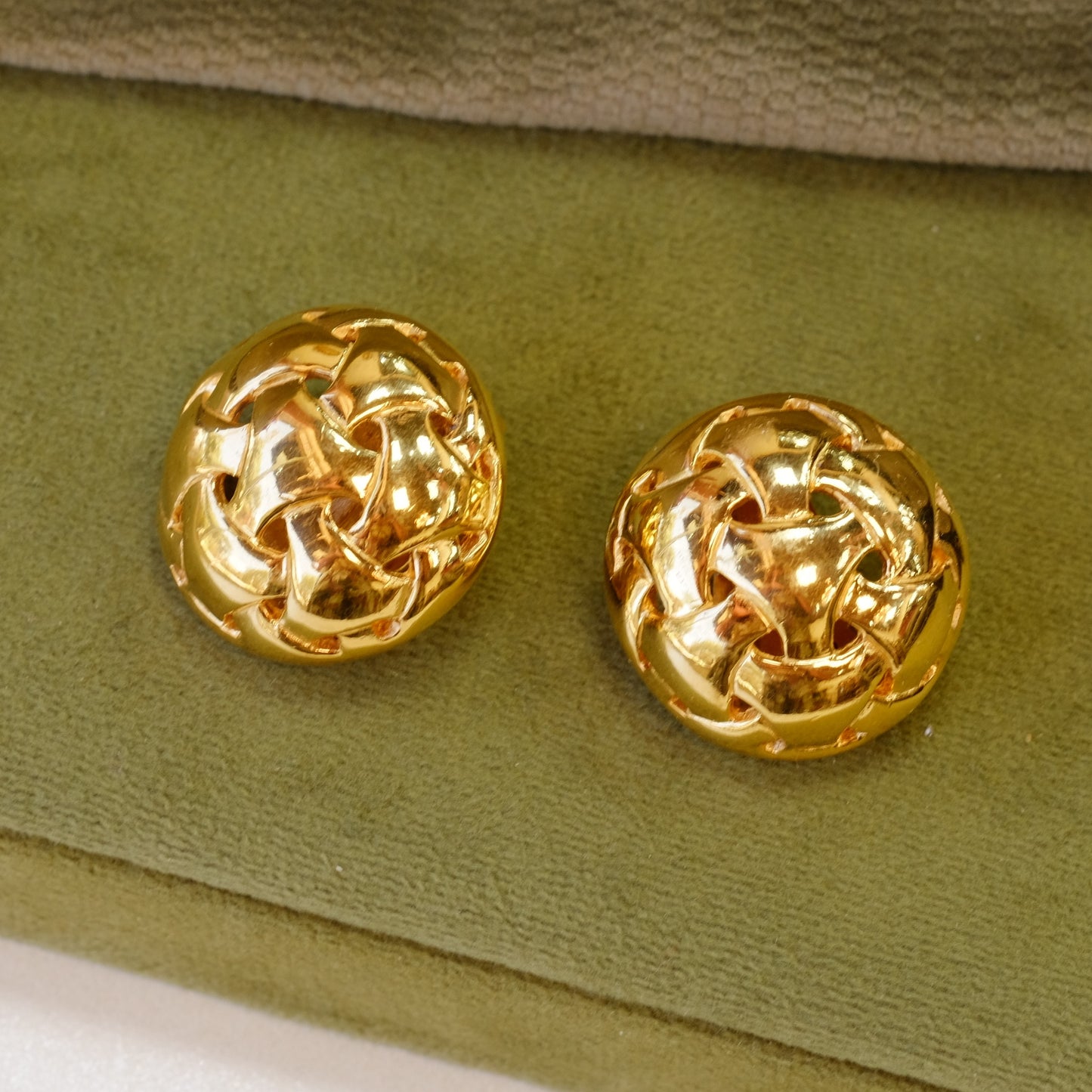 Vintage Ciner Round Button Earrings 1980s