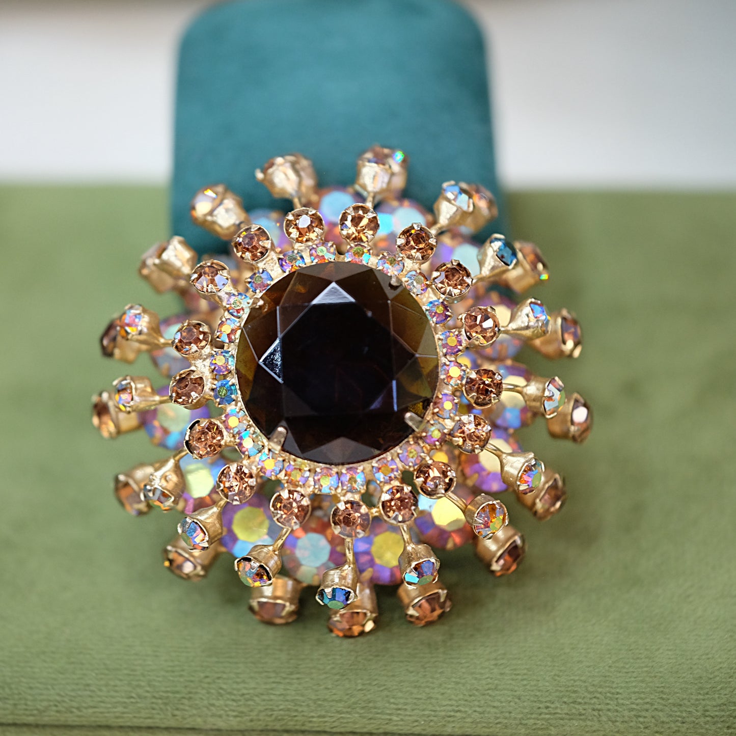 Unsigned Citrine Dome Brooch 1960s