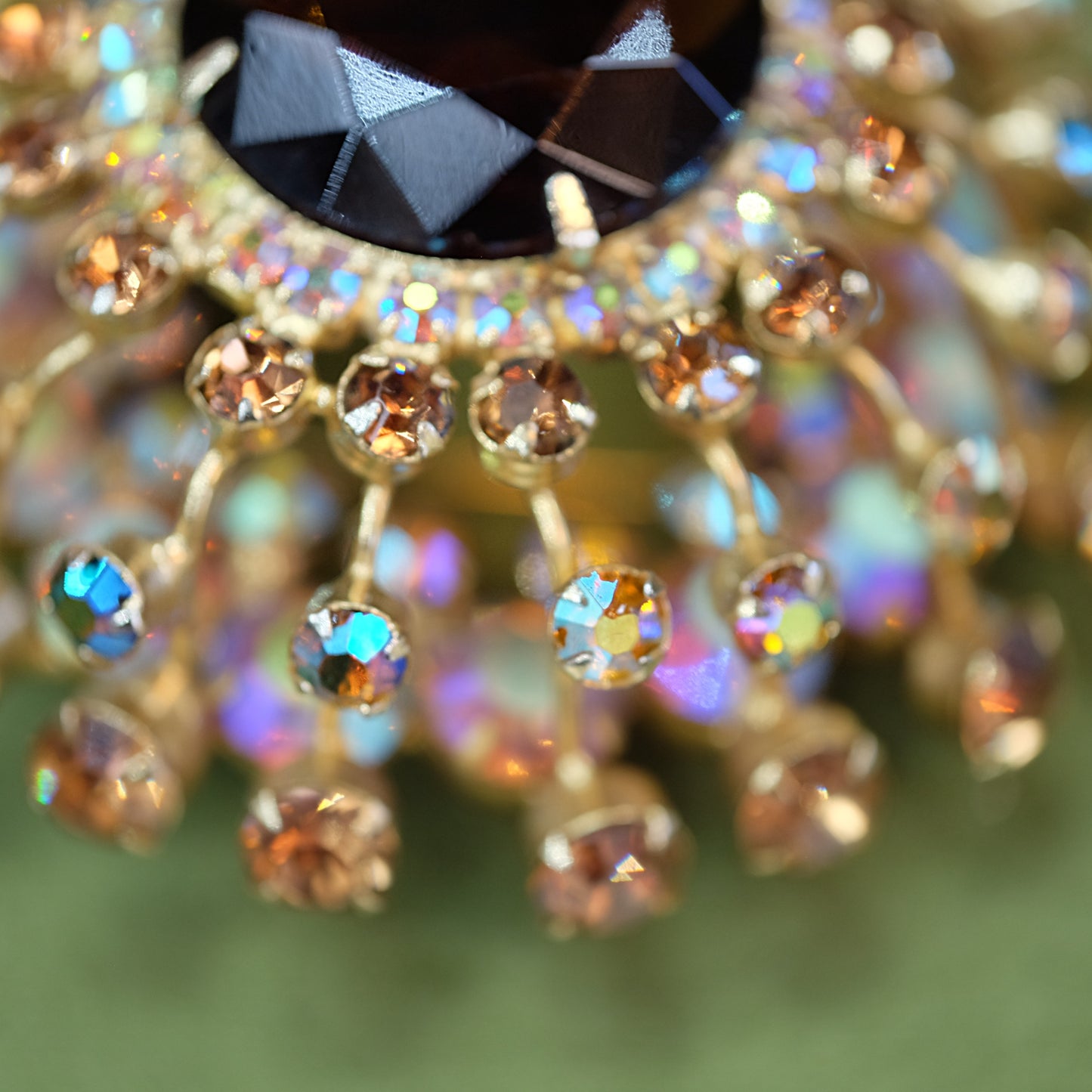 Unsigned Citrine Dome Brooch 1960s