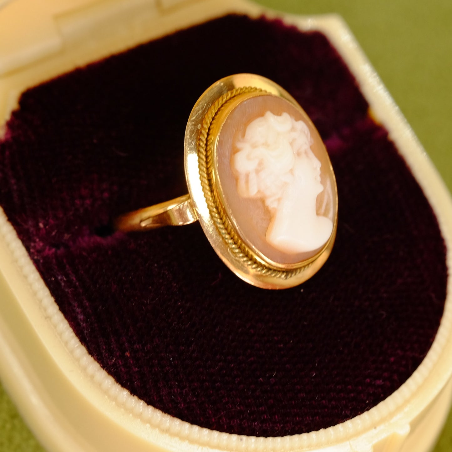 18K Gold Cameo European Ring