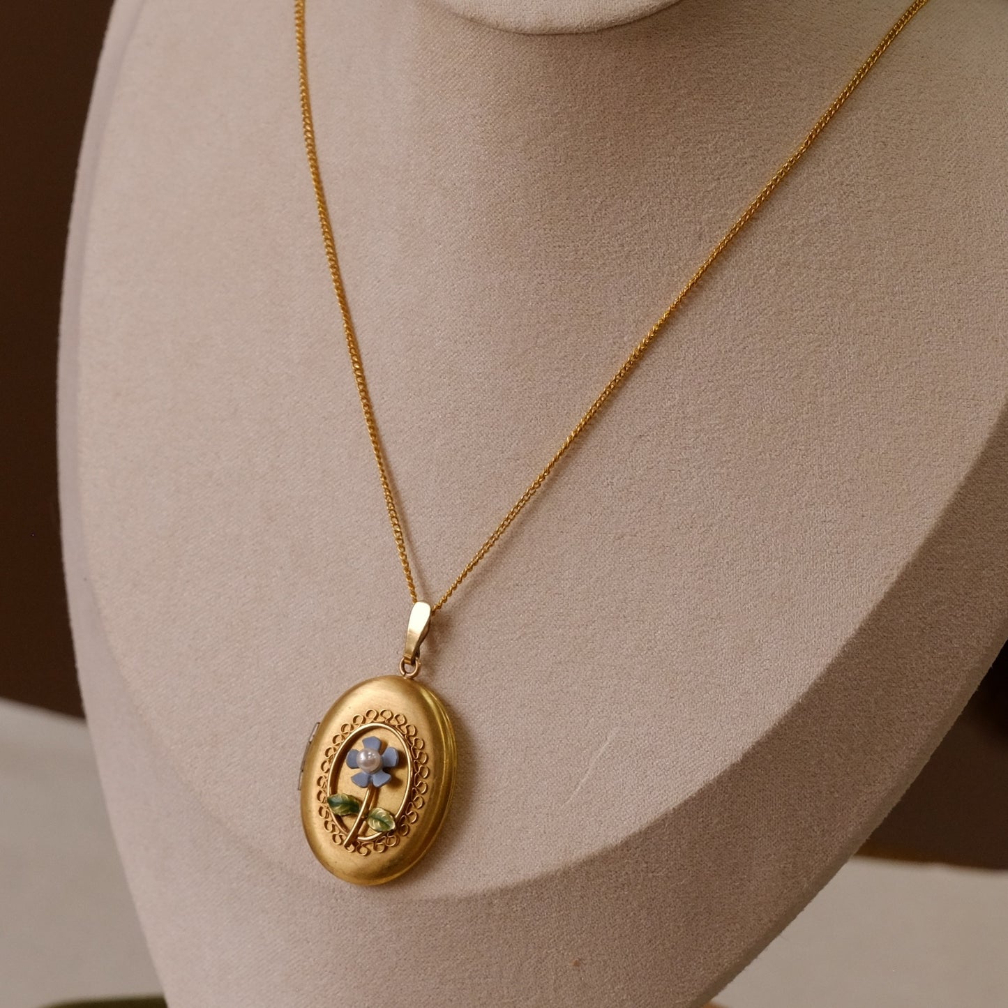 Antique Krementz "Forget me not" Oval Locket on Chain
