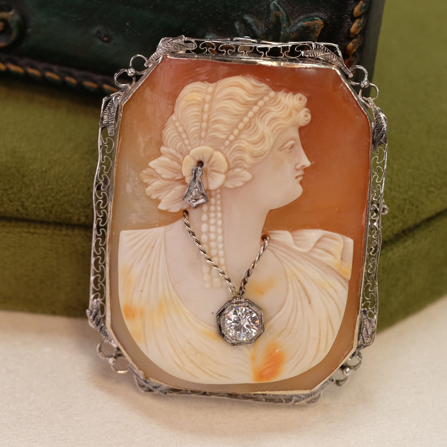 14k Gold Diamond Cameo Brooch/Pendant