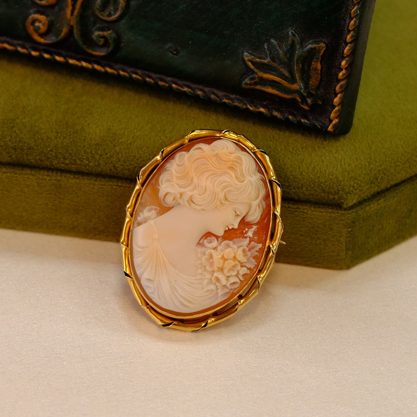 10K Gold Cameo Brooch Pendant