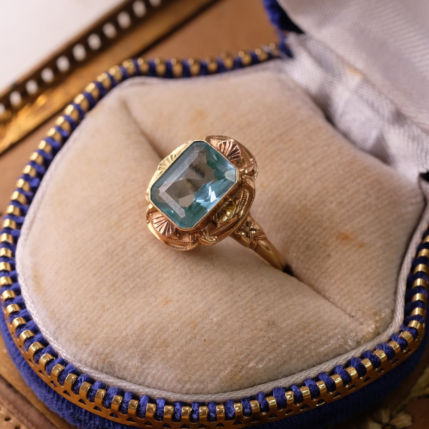 10K Gold Spinel Ring