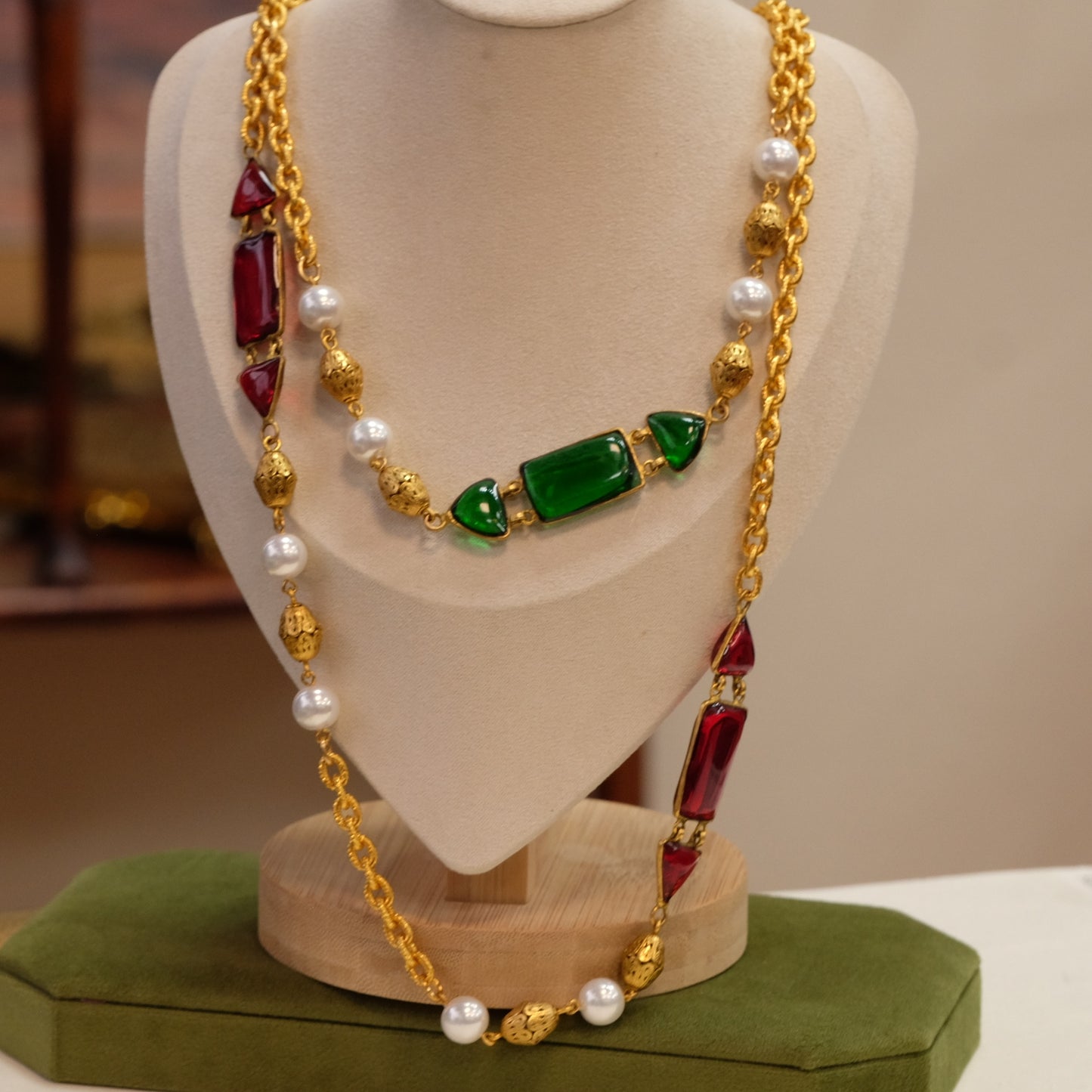 Poured Glass Faux Pearls Chain Necklace