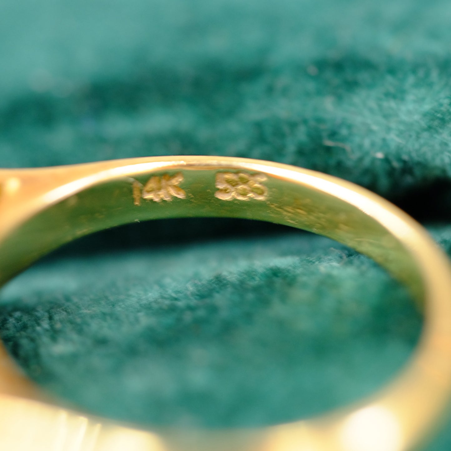 14k Gold Jadeite Diamond Ring