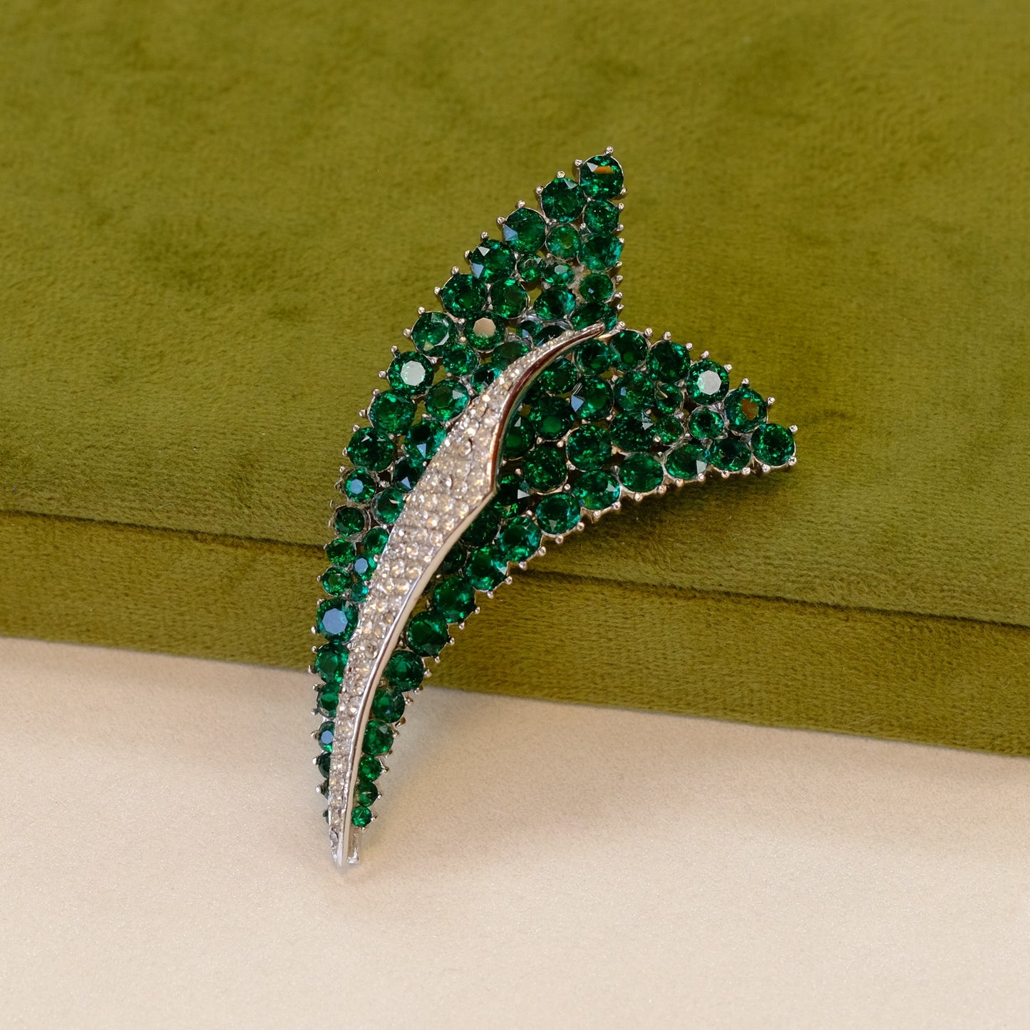 Trifari Green Rhinetones Abstract Brooch 1950s
