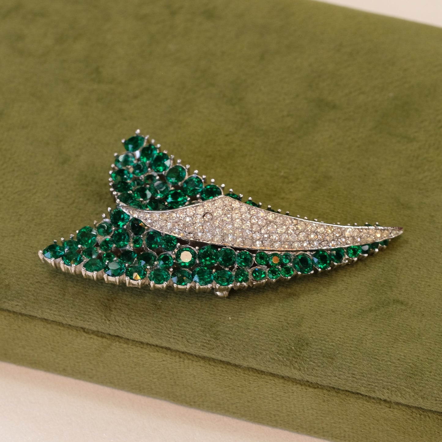Trifari Green Rhinetones Abstract Brooch 1950s