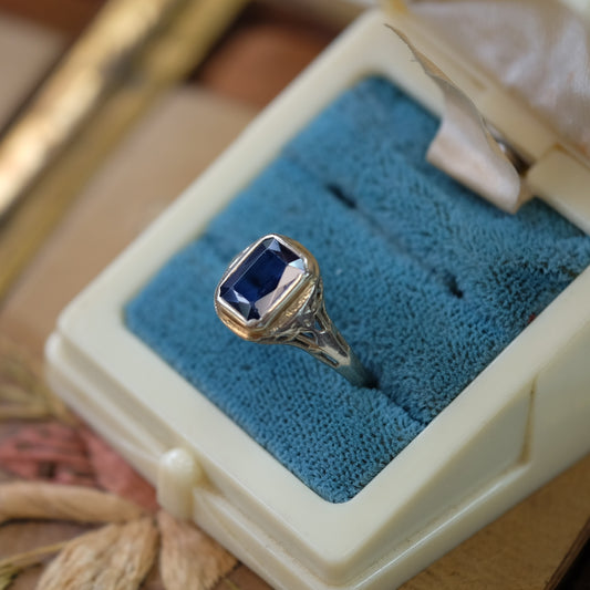 18K Gold Sapphire Filigree Ring