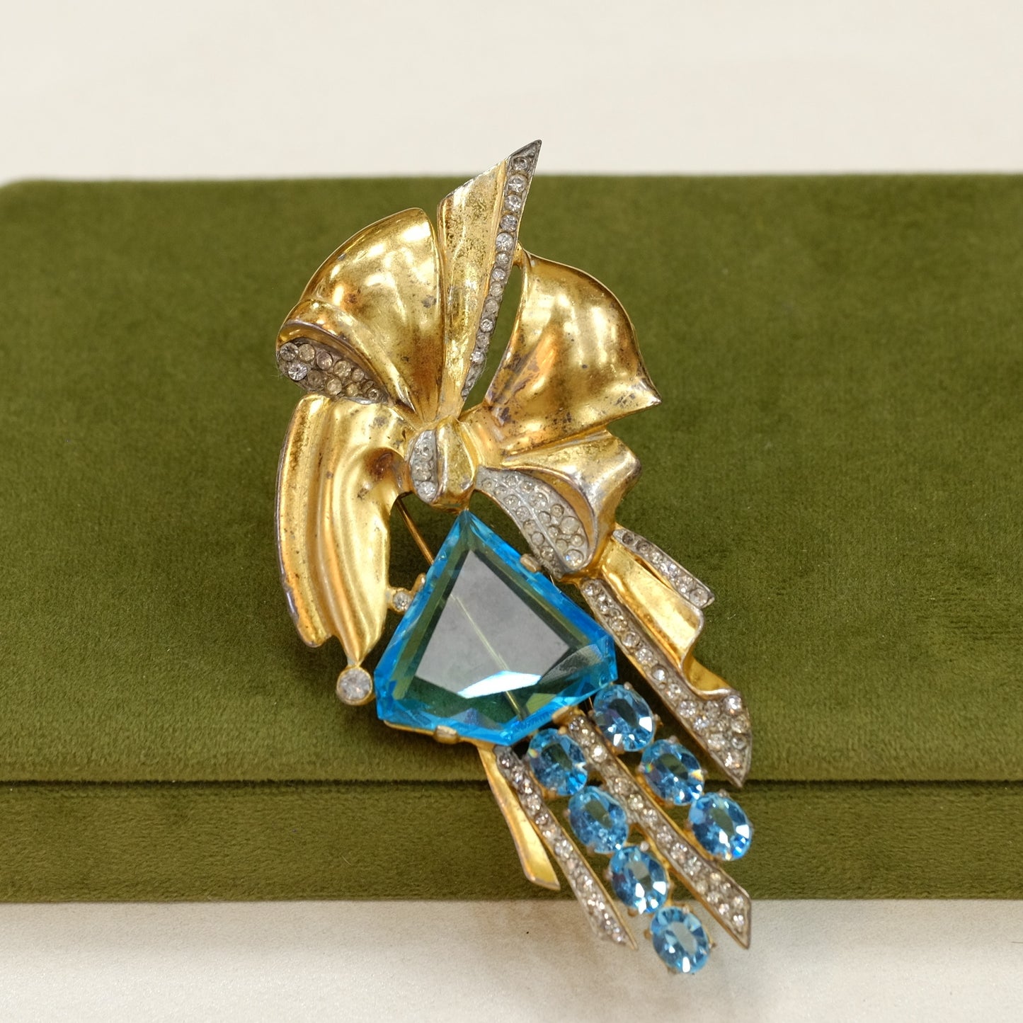 Collectible Leo Glass Dress Clip with Aqua Glass 1940s