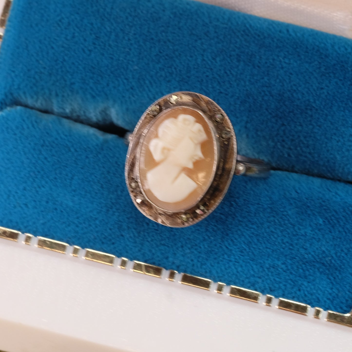 Victorian Cameo Diamond Chips Silver Ring