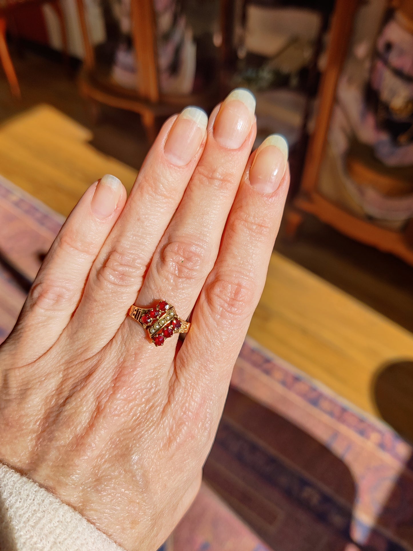 Victorian 10K Garnet Seed pearls Ring